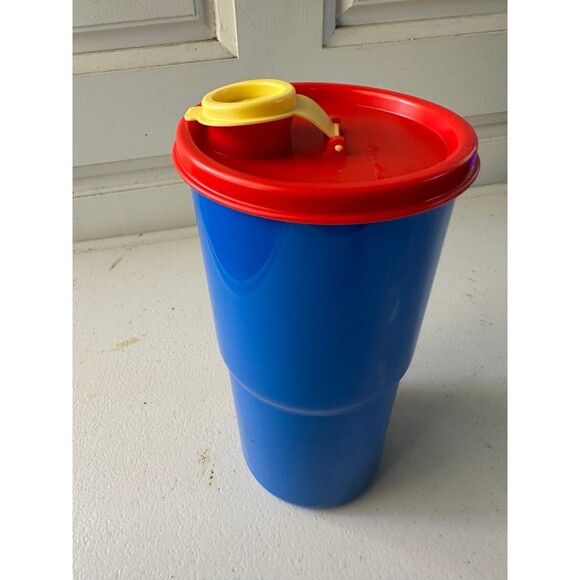 NWOT Tupperware ThirstQuake On The Go Flip Top Cover Mega Tumbler 30oz - Picture 1 of 4